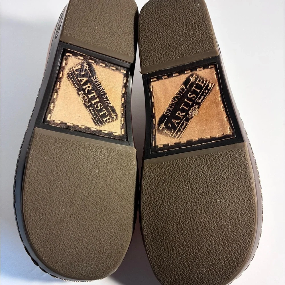 L’Artiste ‘Burbank’ Clogs - Picture 7 of 8